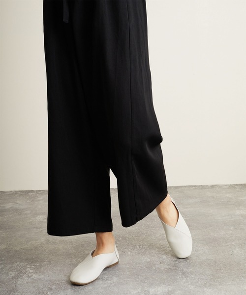 LUGG NAGG(ラグナグ)の「ソフト素材Vカットパンプス(ローファー・レディース・アイボリー/オフホワイト/ブラック/モカ・24.5cm/24.0cm/23.5cm/23.0cm)」の11枚目の写真