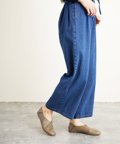 LUGG NAGG(ラグナグ)の「ソフト素材Vカットパンプス(ローファー・レディース・アイボリー/オフホワイト/ブラック/モカ・24.5cm/24.0cm/23.5cm/23.0cm)」の7枚目の写真