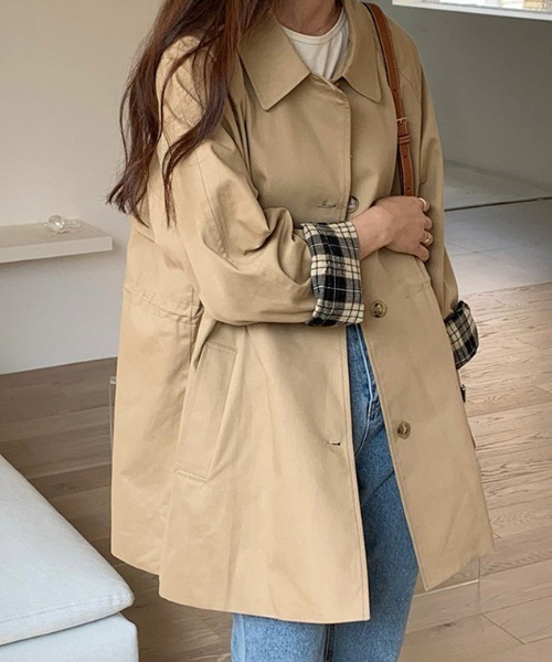 ベージュ トレンチコート ベルト付き 裏チェック柄 Isn't She？ トレンチコート コート 袖ベルトチェックトレンチ