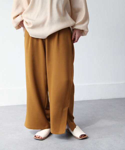 Chillfar(チルファー)の「サイドスリットワイドセミフレアスラックスパンツ(スラックス・レディース・ブラック/パープル/ブラウン/オレンジ/ブルー/アイボリー/マスタード/キャメル・MEDIUM/LARGE)」の7枚目の写真