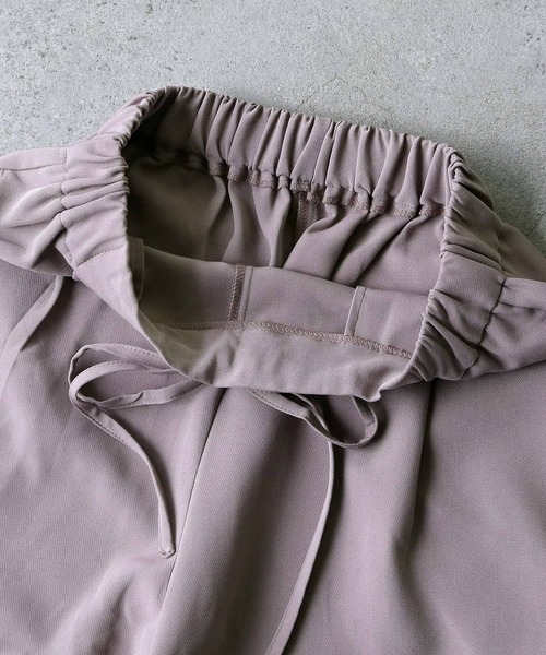 Chillfar(チルファー)の「サイドスリットワイドセミフレアスラックスパンツ(スラックス・レディース・ブラック/パープル/ブラウン/オレンジ/ブルー/アイボリー/マスタード/キャメル・MEDIUM/LARGE)」の10枚目の写真