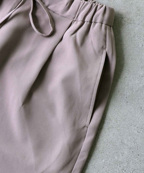 Chillfar(チルファー)の「サイドスリットワイドセミフレアスラックスパンツ(スラックス・レディース・ブラック/パープル/ブラウン/オレンジ/ブルー/アイボリー/マスタード/キャメル・MEDIUM/LARGE)」の11枚目の写真