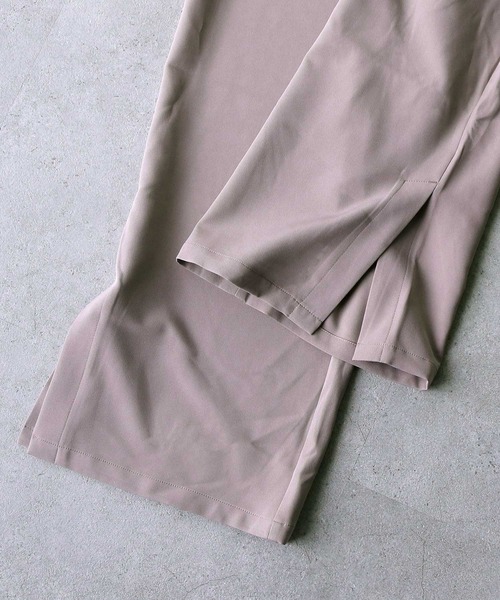 Chillfar(チルファー)の「サイドスリットワイドセミフレアスラックスパンツ(スラックス・レディース・ブラック/パープル/ブラウン/オレンジ/ブルー/アイボリー/マスタード/キャメル・MEDIUM/LARGE)」の12枚目の写真