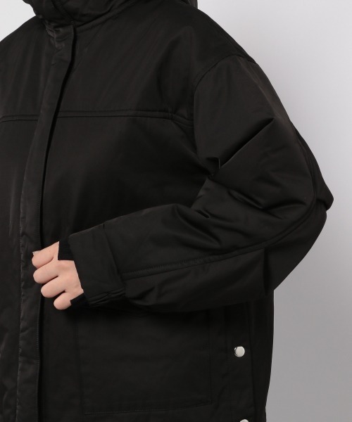 PAGEBOY（ページボーイ）の「ライトナカワタフードブルゾン（ブルゾン・レディース・ブラック/オリーブ・FREE）」の4枚目の写真