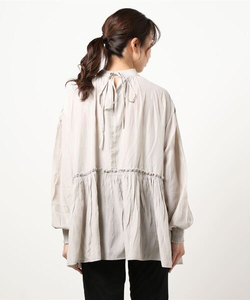 coca（coca）（コカ）の「サテンギャザーブラウス（シャツ/ブラウス・レディース・ブラック/ライトベージュ/ピンク系その他/ネイビー/ブラウン/グレイッシュベージュ/パープル/ピンク・ONE SIZE）」の18枚目の写真