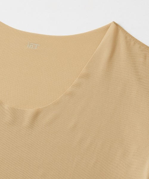 in.T(インティー)の「これ一枚でTシャツスタイルのお悩みを解決!『in.T』「極軽」クルーネックTシャツ(インナーウェア/肌着・メンズ・ベージュ/ブラック・LARGE/MEDIUM/X-LARGE)」の9枚目の写真