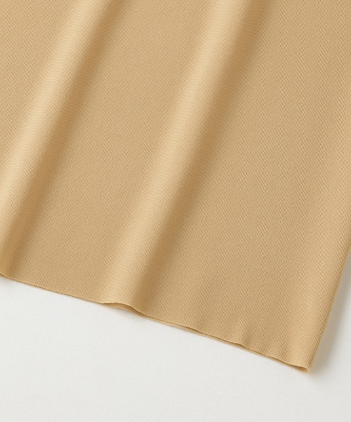 in.T(インティー)の「これ一枚でTシャツスタイルのお悩みを解決!『in.T』「極軽」クルーネックTシャツ(インナーウェア/肌着・メンズ・ベージュ/ブラック・LARGE/MEDIUM/X-LARGE)」の11枚目の写真