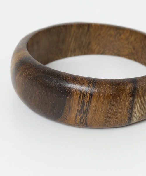 URBAN RESEARCH DOORS(アーバンリサーチドアーズ)の「ウッドバングル(バングル/リストバンド・レディース・ダークブラウン/ブラウン・ONE)」の3枚目の写真