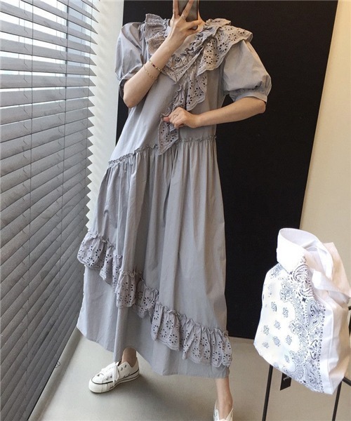 FREE STYLISTS（フリー スタイリスト）の「刺繍フリル　ロングワンピース（ワンピース・レディース・ホワイト/グレー・FREE）」の5枚目の写真