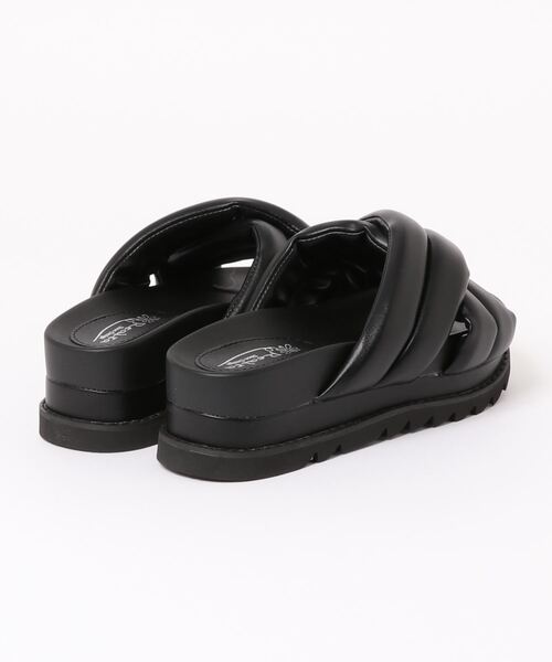 Realta（レアルタ）の「Realta(レアルタ) もこもこベルトクロス サンダル（サンダル・レディース・ホワイト/ブラック/ブラック系その他・M/L/S/LL）」の4枚目の写真