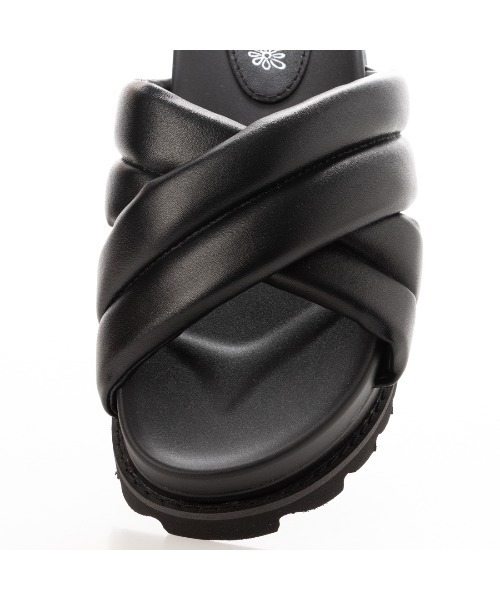 Realta（レアルタ）の「Realta(レアルタ) もこもこベルトクロス サンダル（サンダル・レディース・ホワイト/ブラック/ブラック系その他・M/L/S/LL）」の18枚目の写真