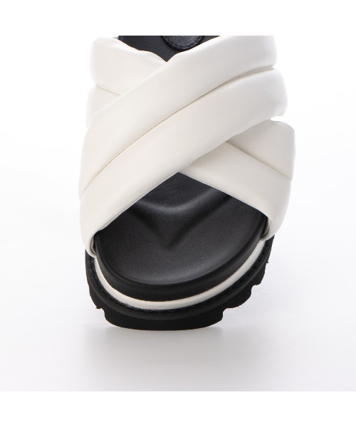 Realta（レアルタ）の「Realta(レアルタ) もこもこベルトクロス サンダル（サンダル・レディース・ホワイト/ブラック/ブラック系その他・M/L/S/LL）」の20枚目の写真