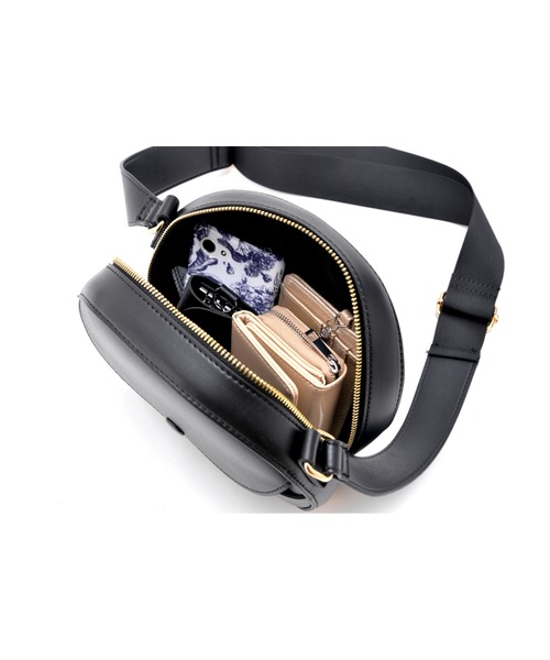 DEVICE（デバイス）の「【インフルエンサー yuririn ×DEVICE コラボ】Rename ラウンド ミニショルダーバッグ（ショルダーバッグ・レディース・ブラック・FREE）」の4枚目の写真