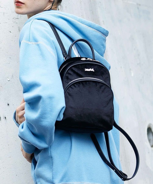 X-girl（エックスガール）の「VELVET MINI DAYPACK（バックパック/リュック・レディース・ライトグリーン/ブラック/ブルー・ONE SIZE）」の2枚目の写真