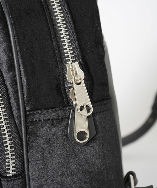 X-girl（エックスガール）の「VELVET MINI DAYPACK（バックパック/リュック・レディース・ライトグリーン/ブラック/ブルー・ONE SIZE）」の13枚目の写真