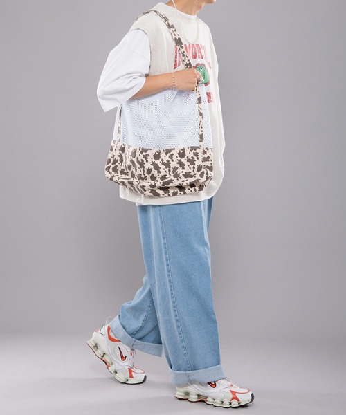 kutir(クティール)の「牛柄トートバッグ(トートバッグ・メンズ・ホワイト/ブラウン・FREE)」の14枚目の写真