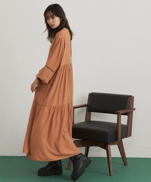 Auntie Rosa Holiday(アンティローザホリデー)の「2WAYティアードボリュームワンピース(ワンピース・レディース・ブラック/ベージュ・マルチサイズ)」の22枚目の写真