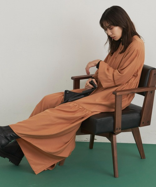 Auntie Rosa Holiday(アンティローザホリデー)の「2WAYティアードボリュームワンピース(ワンピース・レディース・ブラック/ベージュ・マルチサイズ)」の3枚目の写真