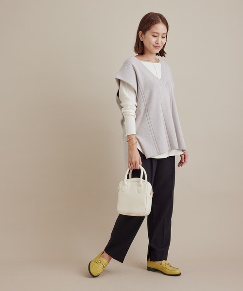 SALON adam et rope'（サロン アダム エ ロペ）の「総針Ｖネックベスト［MEDI Veil］【抗菌・消臭・UVケア】（ベスト・レディース・チャコールグレー/ベージュ/パープル・FREE）」の16枚目の写真