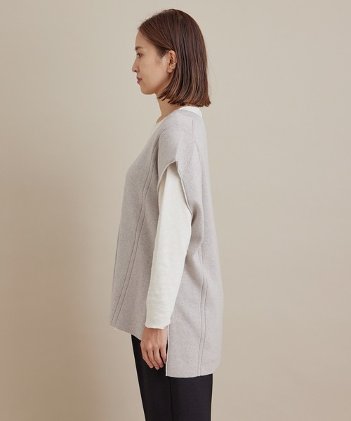 SALON adam et rope'（サロン アダム エ ロペ）の「総針Ｖネックベスト［MEDI Veil］【抗菌・消臭・UVケア】（ベスト・レディース・チャコールグレー/ベージュ/パープル・FREE）」の14枚目の写真