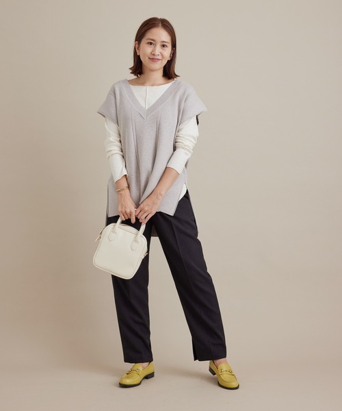 SALON adam et rope'（サロン アダム エ ロペ）の「総針Ｖネックベスト［MEDI Veil］【抗菌・消臭・UVケア】（ベスト・レディース・チャコールグレー/ベージュ/パープル・FREE）」の8枚目の写真