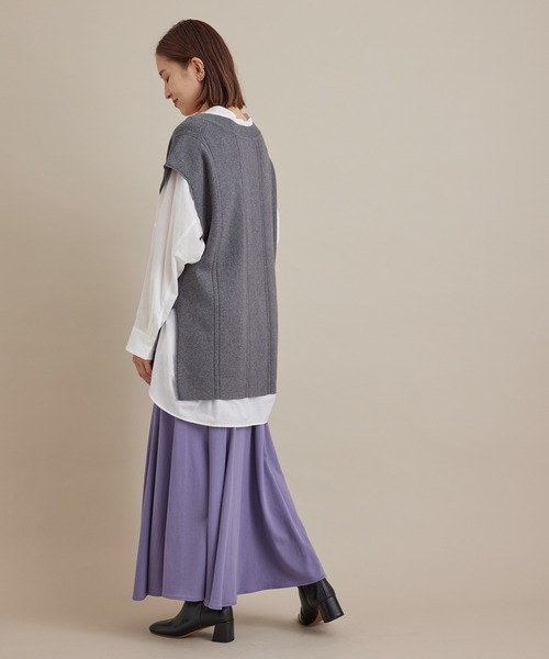 SALON adam et rope'（サロン アダム エ ロペ）の「総針Ｖネックベスト［MEDI Veil］【抗菌・消臭・UVケア】（ベスト・レディース・チャコールグレー/ベージュ/パープル・FREE）」の4枚目の写真