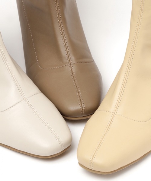 LAKOLE（ラコレ）の「スクエアトゥソフトショートブーツ / 228576（ブーツ・レディース・ブラック/モカ/イエロー系/オフホワイト・MEDIUM/LARGE）」の22枚目の写真