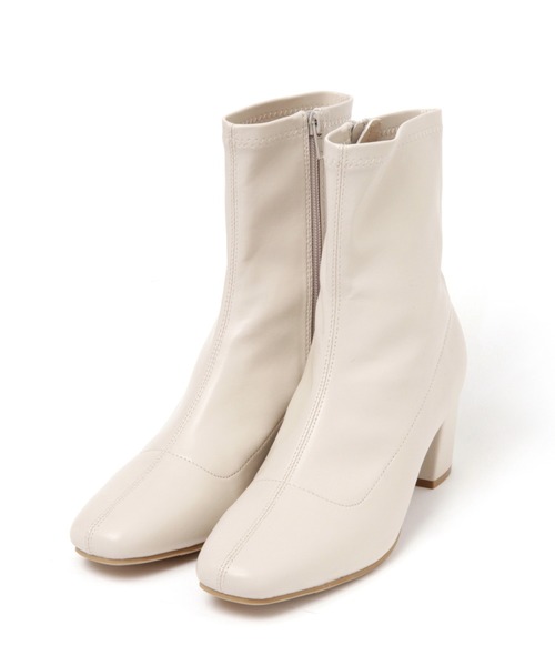 LAKOLE（ラコレ）の「スクエアトゥソフトショートブーツ / 228576（ブーツ・レディース・ブラック/モカ/イエロー系/オフホワイト・MEDIUM/LARGE）」の6枚目の写真