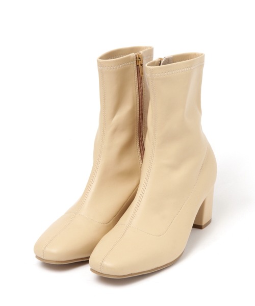 LAKOLE（ラコレ）の「スクエアトゥソフトショートブーツ / 228576（ブーツ・レディース・ブラック/モカ/イエロー系/オフホワイト・MEDIUM/LARGE）」の8枚目の写真