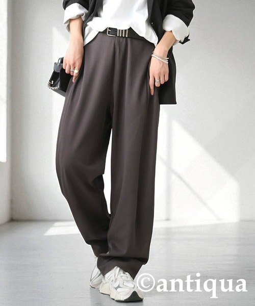 antiqua(アンティカ)の「カッティングテーパードパンツ(その他パンツ・レディース・ブラック/パープル/カーキ/グリーン/アイボリー/ボルドー/マスタード/レンガ/ダークカーキ/ダークグレー/ブラウン系その他/ダークグリーン・M/L)」の4枚目の写真