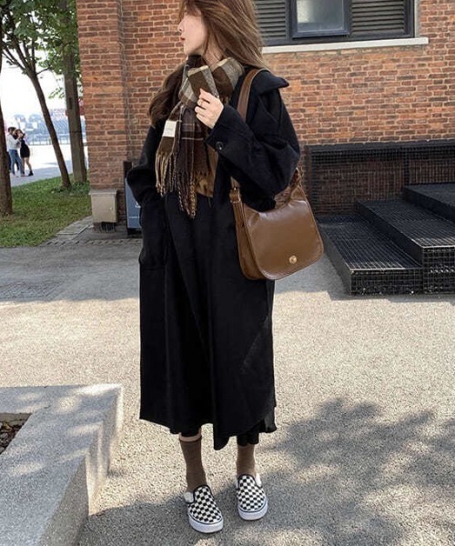 yuue' ( wear )（ユーイ）の「オーバーサイズ 袖ボリューム チェスターコート（チェスターコート・レディース・ブラック/ブラウン/グレー・SMALL/MEDIUM/LARGE/X-LARGE）」の6枚目の写真