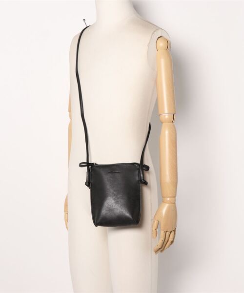 m.f.editorial（エムエフエディトリアル）の「エムエフエディトリアルメンズ/m.f.editorial：MEN ヌバック調 サコッシュ（ショルダーバッグ・メンズ・ブラック/ベージュ・FREE）」の3枚目の写真