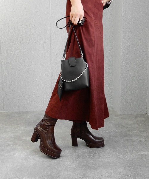 minia（ミニア）の「ワイドスクエアトゥの厚底ピースミドルブーツ　◆（ブーツ・レディース・アイボリー/ブラック/ブラウン系/パイソン・S/M/L/LL）」の17枚目の写真