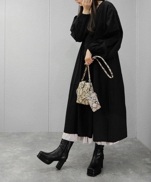 minia（ミニア）の「ワイドスクエアトゥの厚底ピースミドルブーツ　◆（ブーツ・レディース・アイボリー/ブラック/ブラウン系/パイソン・S/M/L/LL）」の19枚目の写真