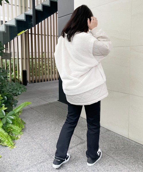 Meli rich（メリーリッチ）の「キルト×ファードッキングミドルコート（ミリタリージャケット・レディース・アイボリー/モカ/グレイッシュベージュ/ブラック系その他/ホワイト/ベージュ系・MEDIUM）」の10枚目の写真