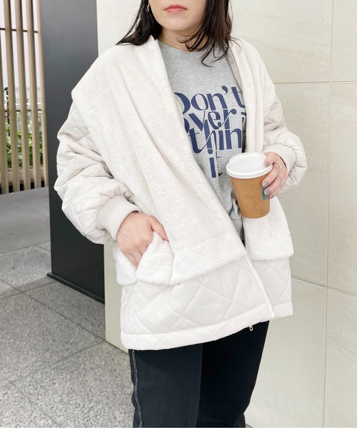 Meli rich（メリーリッチ）の「キルト×ファードッキングミドルコート（ミリタリージャケット・レディース・アイボリー/モカ/グレイッシュベージュ/ブラック系その他/ホワイト/ベージュ系・MEDIUM）」の12枚目の写真