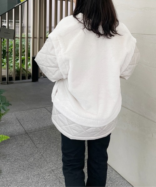 Meli rich（メリーリッチ）の「キルト×ファードッキングミドルコート（ミリタリージャケット・レディース・アイボリー/モカ/グレイッシュベージュ/ブラック系その他/ホワイト/ベージュ系・MEDIUM）」の14枚目の写真