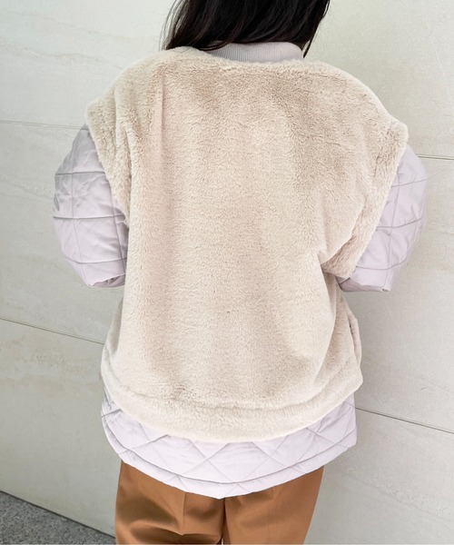 Meli rich（メリーリッチ）の「キルト×ファードッキングミドルコート（ミリタリージャケット・レディース・アイボリー/モカ/グレイッシュベージュ/ブラック系その他/ホワイト/ベージュ系・MEDIUM）」の19枚目の写真