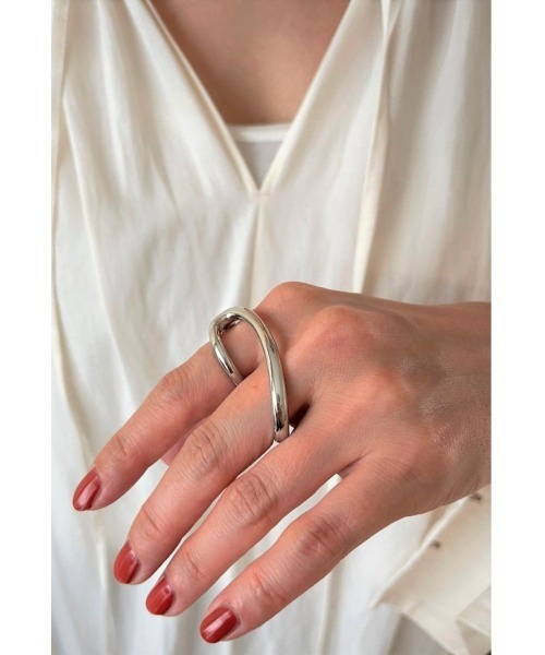 mou（モウ）の「変形ダブルフィンガー艶リング（リング・レディース・シルバー/ゴールド・FREE）」の13枚目の写真