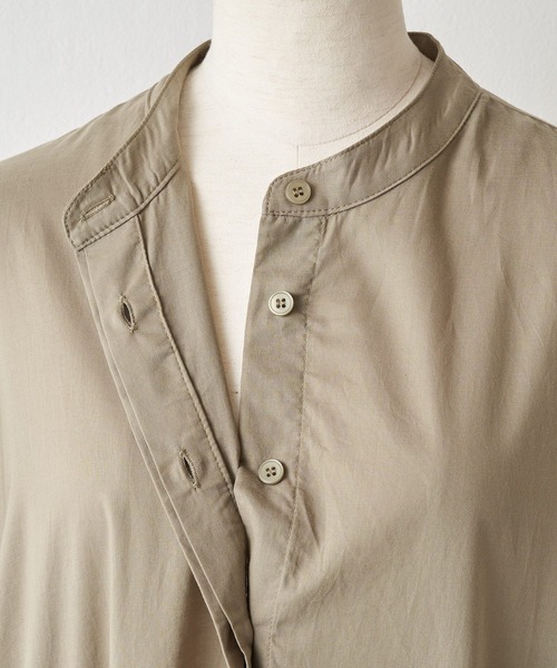 BEARDSLEY（ビアズリー）の「羽織でもレイヤードでも ギャザーワンピース（ワンピース・レディース・ホワイト/カーキ・1/0）」の12枚目の写真