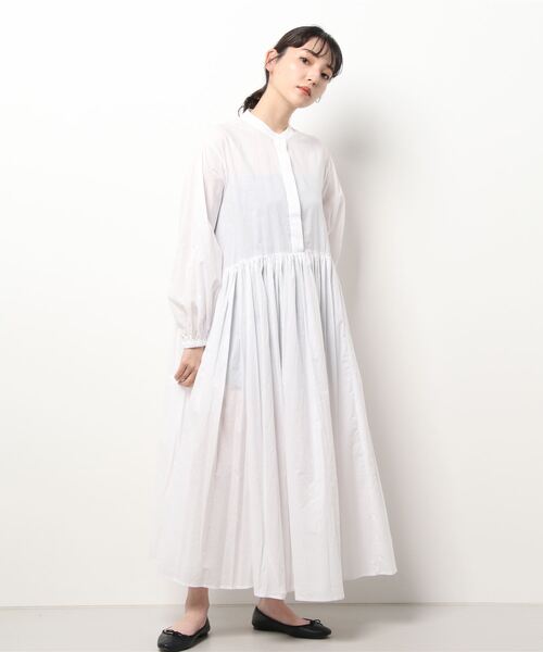 BEARDSLEY（ビアズリー）の「羽織でもレイヤードでも ギャザーワンピース（ワンピース・レディース・ホワイト/カーキ・1/0）」の19枚目の写真