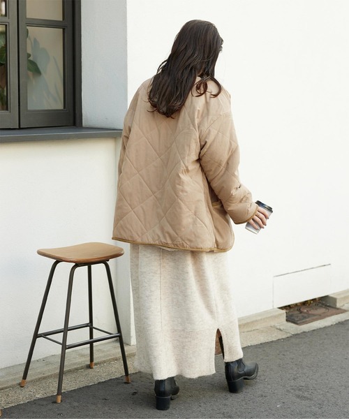 titivate(ティティベイト)の「キルト×ボアリバーシブルジャケット(ノーカラージャケット・レディース・ブラック/ベージュ/アイボリー/ライトカーキ・FREE)」の10枚目の写真
