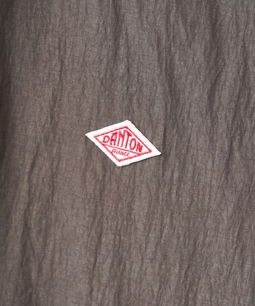 DANTON（ダントン）の「【DANTON/ダントン】NYLON TASLAN TAFFETA LIGHT DOWN COACH JACKET/ダウンコーチジャケット（ダウンジャケット/コート・メンズ・グレイッシュベージュ/ブラック・MEDIUM/LARGE）」の9枚目の写真