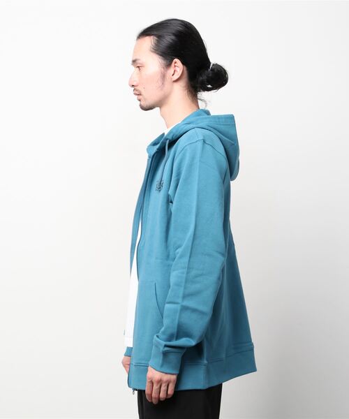 MOUNTAIN HARDWEAR(マウンテンハードウェアー)の「【MOUNTAIN HARDWEAR】マウンテンハードウェアロゴプルオーバーフーディ(パーカー・メンズ・ネイビー/ブルー・L/S/M)」の4枚目の写真