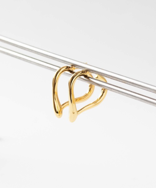 JUICY ROCK（ジューシーロック）の「ハートフォルムフープピアス（ピアス（両耳用）・レディース・ゴールド/シルバー・ONE SIZE）」の2枚目の写真