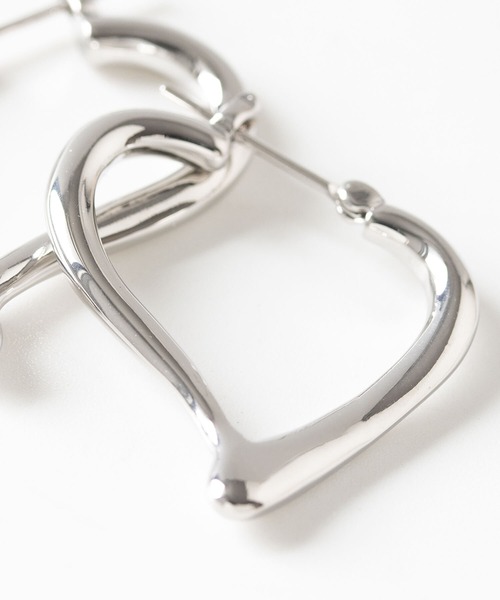 JUICY ROCK（ジューシーロック）の「ハートフォルムフープピアス（ピアス（両耳用）・レディース・ゴールド/シルバー・ONE SIZE）」の8枚目の写真