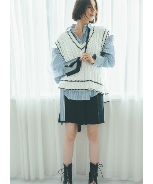 SNIDEL(スナイデル)の「レースアップショートブーツ(ブーツ・レディース・モカ/ブラック・MEDIUM/SMALL/LARGE)」の3枚目の写真