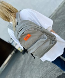 ユニバーサルオーバーオール　デイバッグ　リュック　　　　 カラー　グレー　新品 UNIVERSAL OVERALL デイバック リュック ユニバーサル