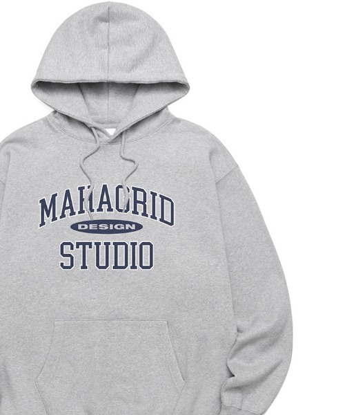 MAHAGRID(マハグリッド)の「『mahagrid/マハグリッド』COLLEGE LOGO HOODIE/カレッジロゴ フーディー プルオーバーパーカー(パーカー・メンズ・アイボリー/ブラック/グレー/ライトグレー/グリーン/ネイビー・M/L)」の4枚目の写真
