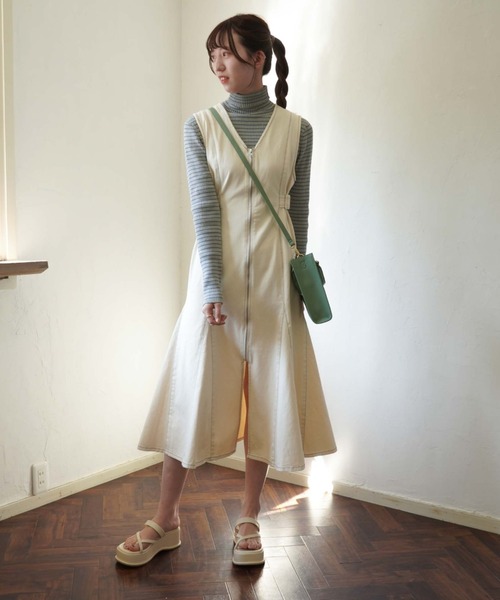 archives(アルシーヴ)の「フロントZIPマーメイドジャンパースカート(ジャンパースカート・レディース・ブラック/ベージュ/アイボリー・MEDIUM)」の4枚目の写真